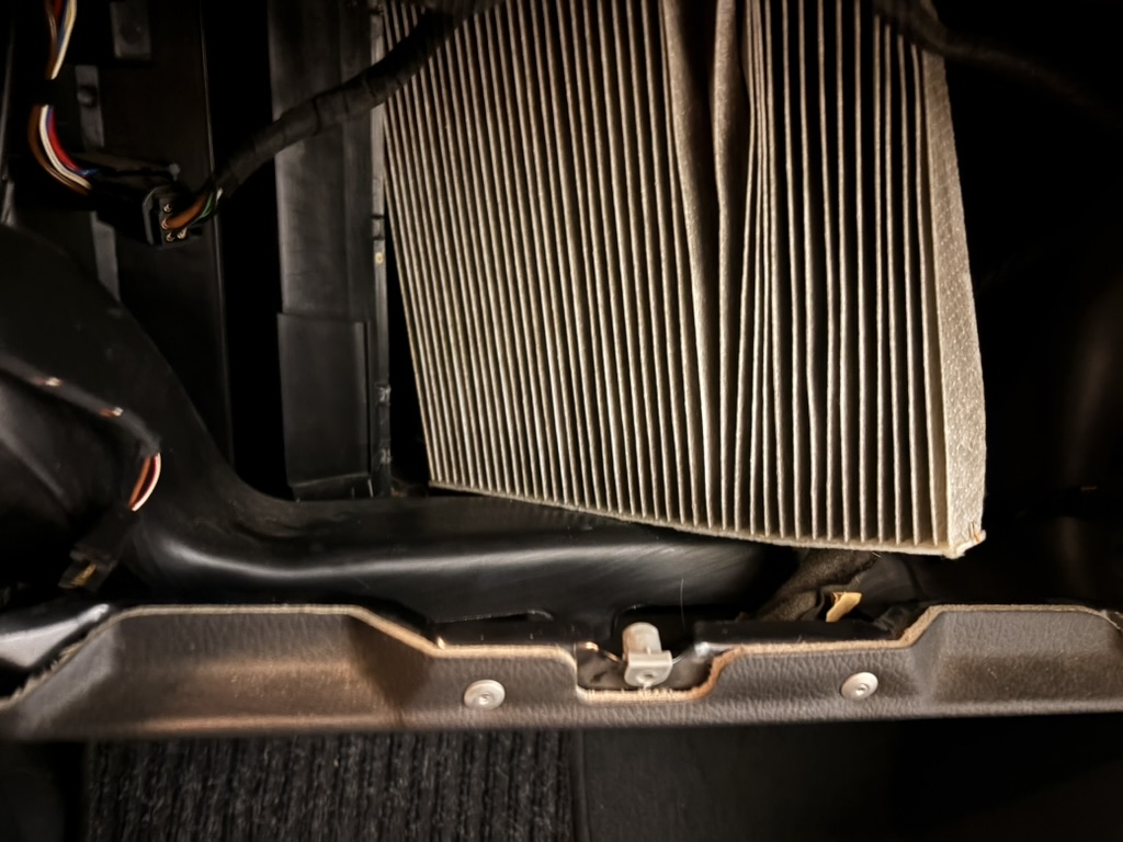 Neu eingesetzter Innenraumfilter im Opel Astra G Cabrio